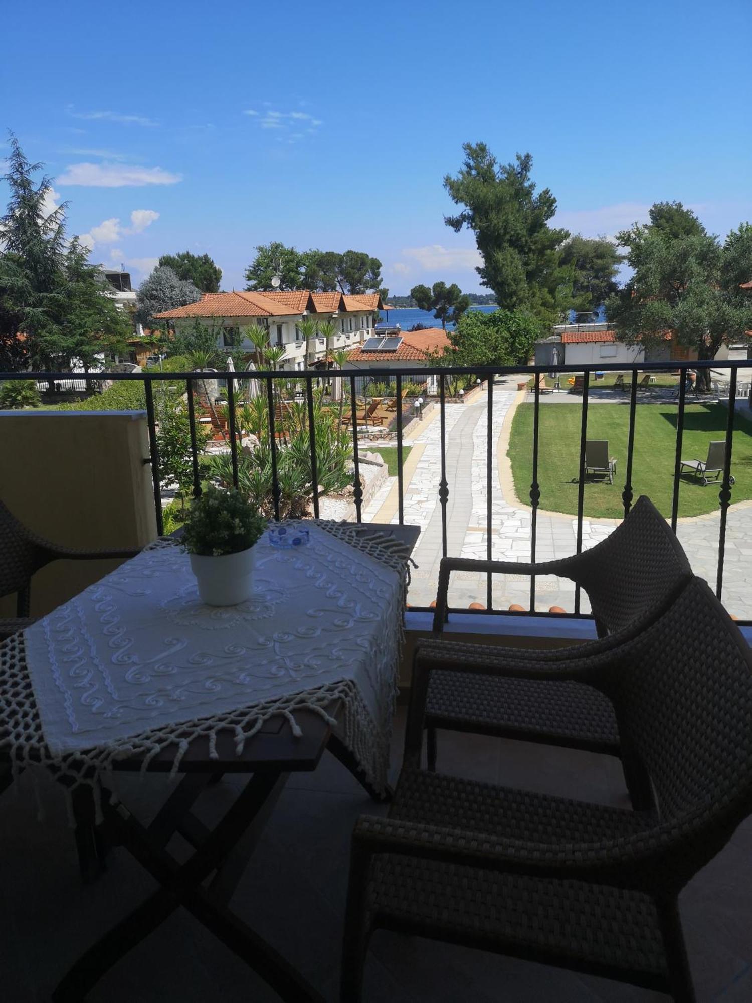 Makis Nest Apart-Hotel Vourvourou Exterior foto