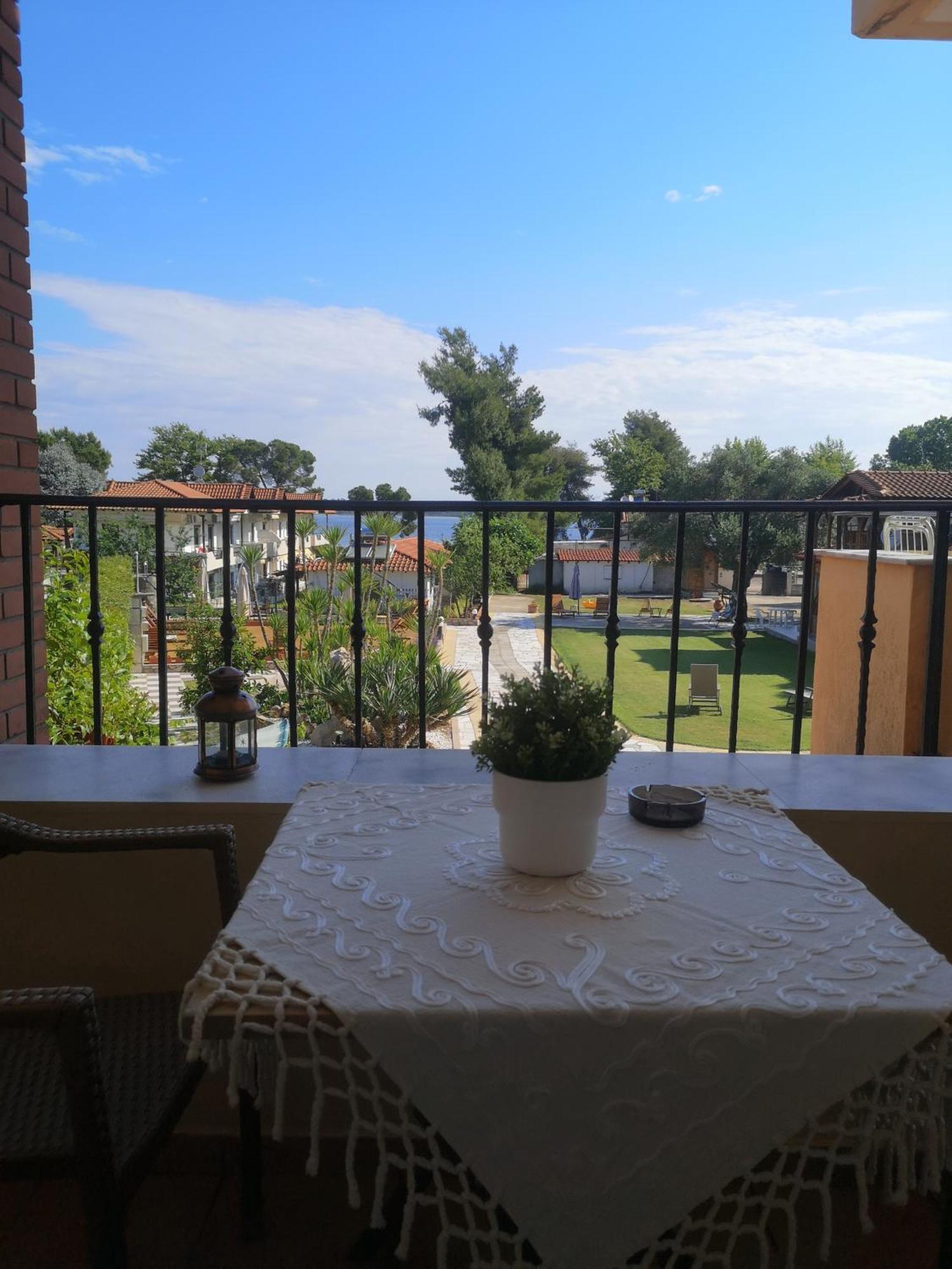 Makis Nest Apart-Hotel Vourvourou Exterior foto